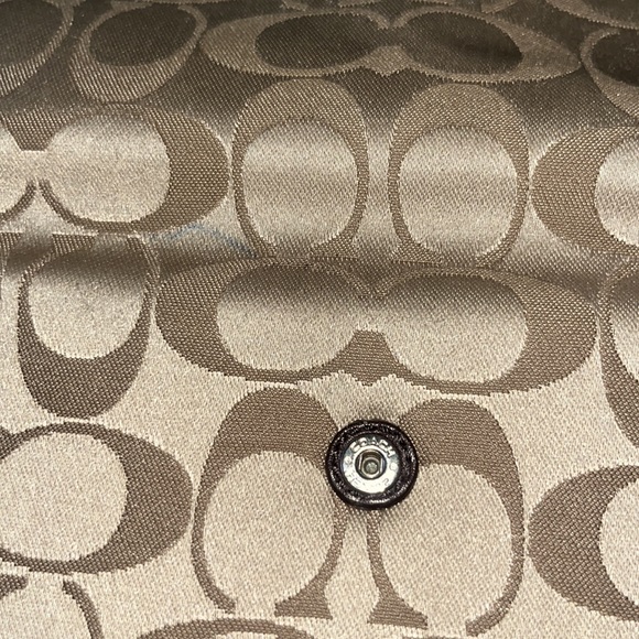 Coach - Picture 9 of 10